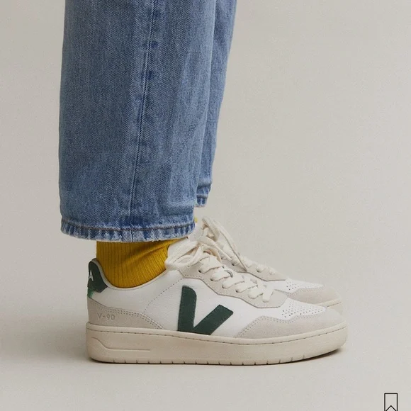 Veja V-90 Sneakers in Extra-White Cypress in Size 38 - Picture 2 of 10